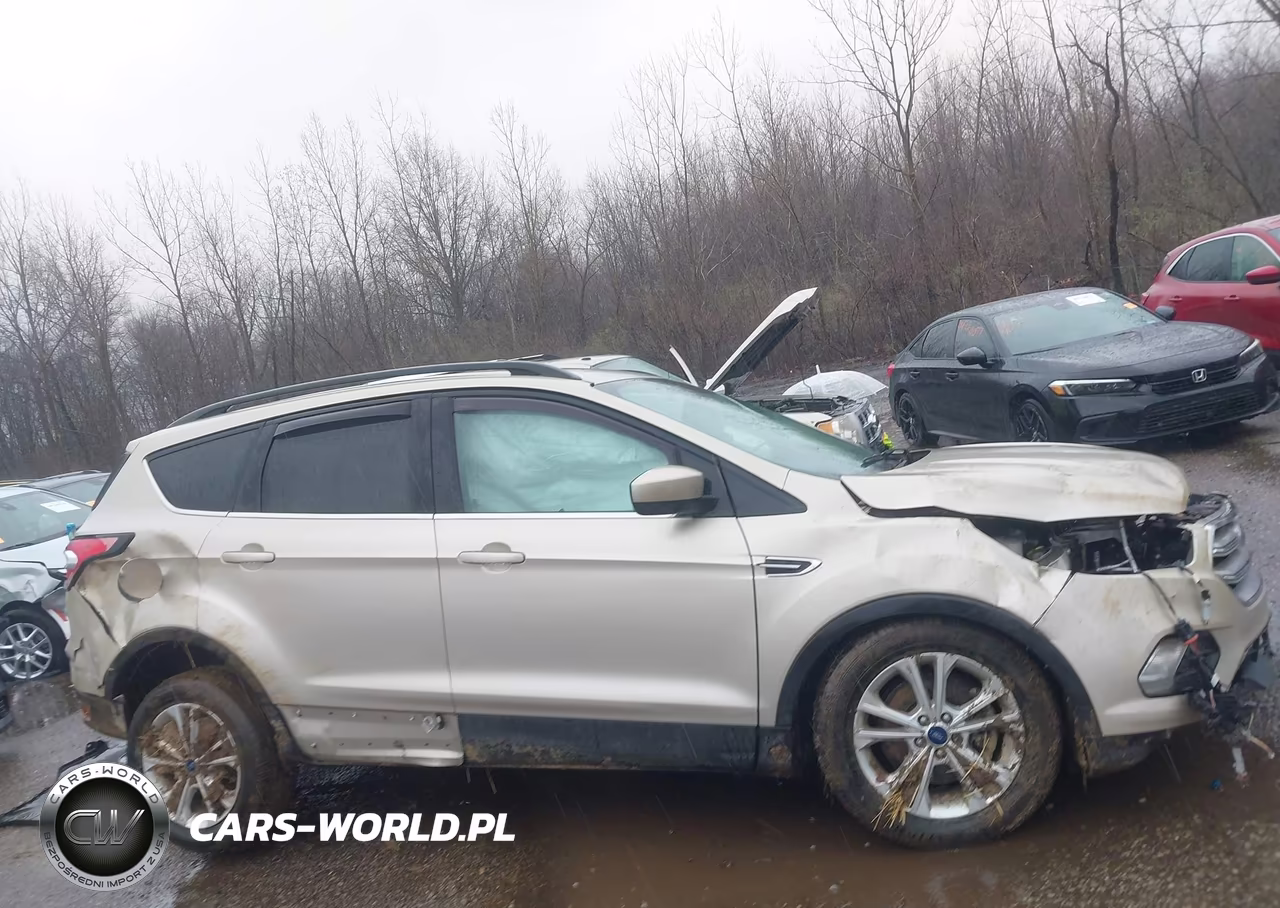 2017 Ford Escape Se VIN:1FMCU9GD4HUC21048 - 13