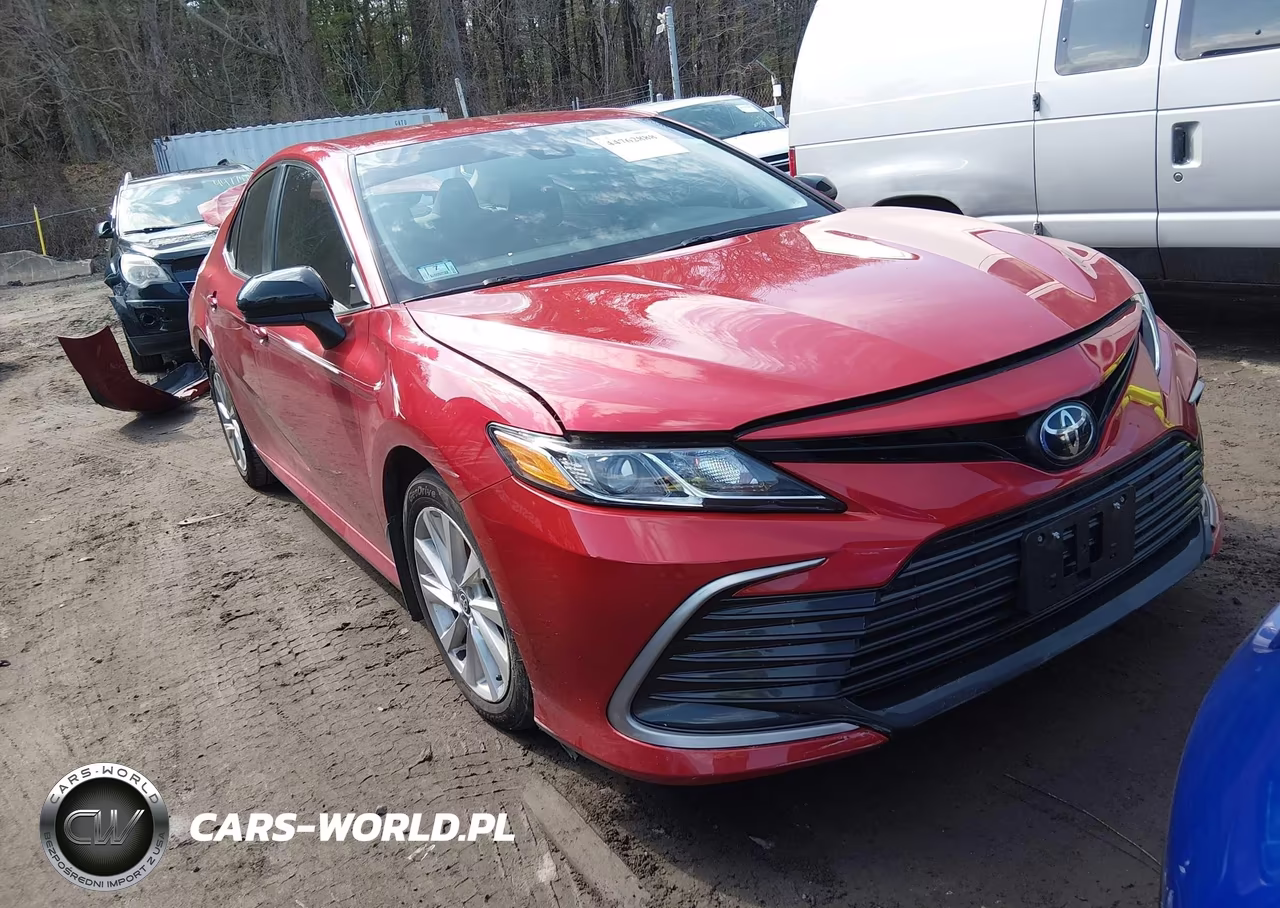 2023 Toyota Camry Le – zdjęcie 1 z 17