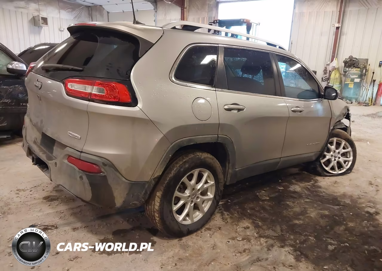 2016 Jeep Cherokee Latitude VIN:1C4PJMCB7GW283522 - 4