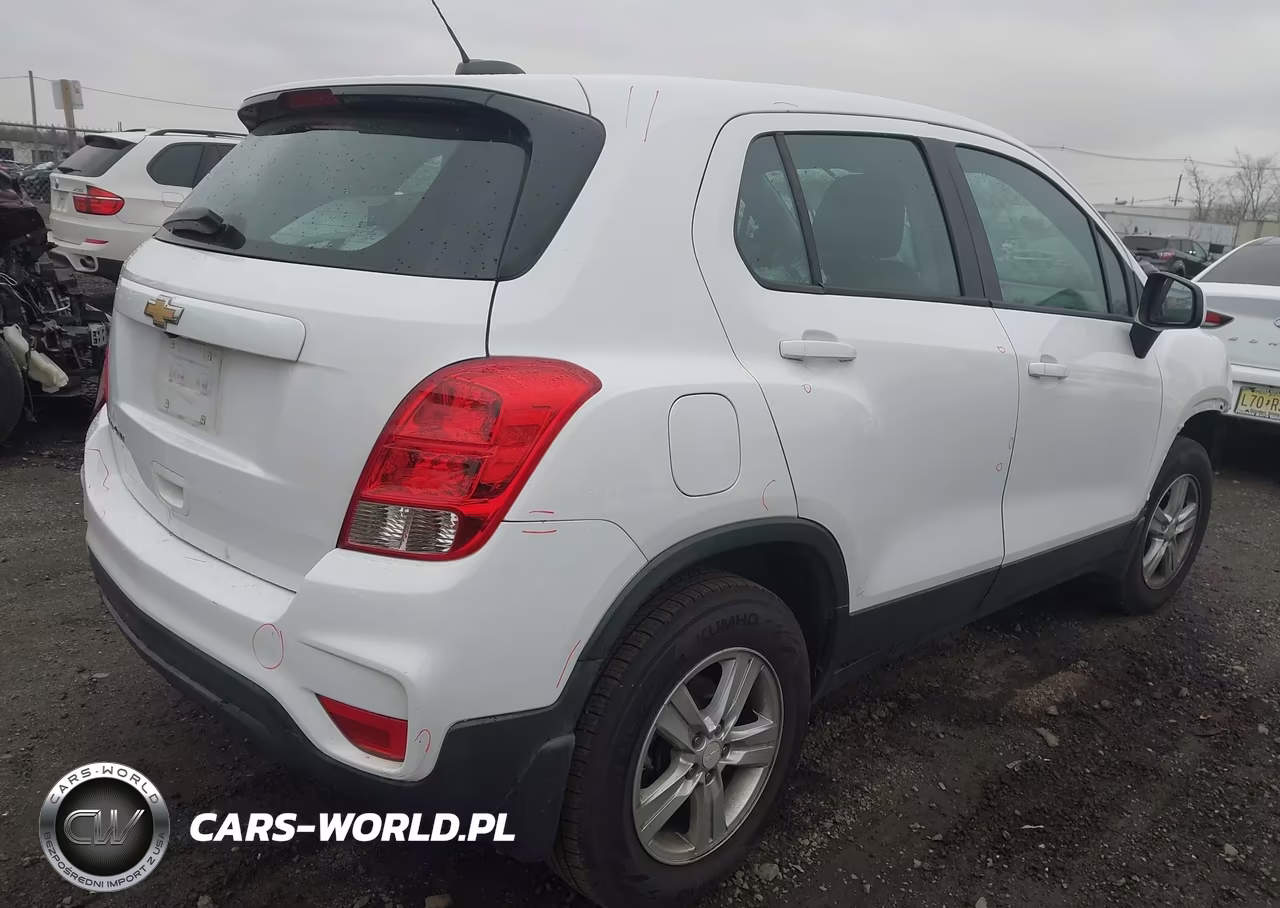 2018 Chevrolet Trax Ls VIN:3GNCJNSB2JL203134 - 4