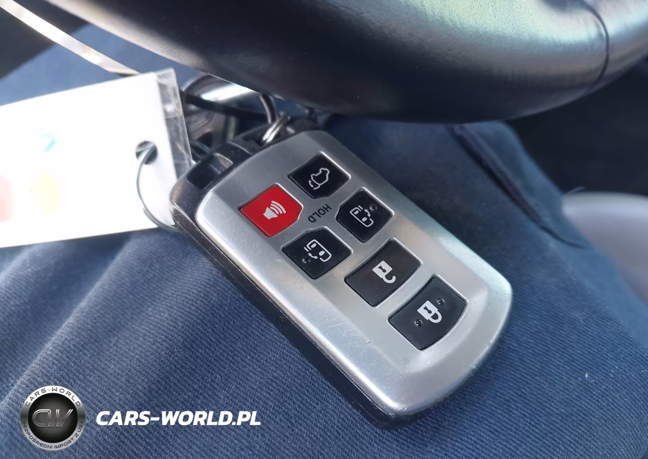 2019 Toyota Sienna Limited Premium 7 Passenger VIN:5TDDZ3DC8KS212268 - 11