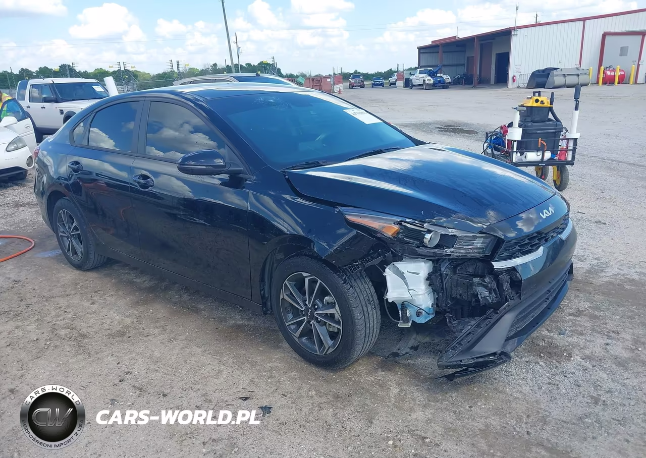 2023 Kia Forte Lxs – zdjęcie 1 z 16