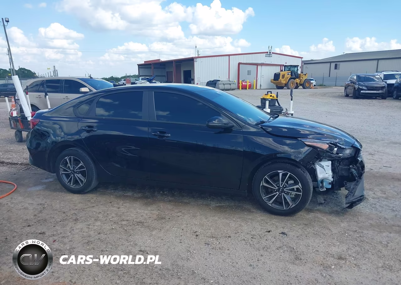 2023 Kia Forte Lxs VIN:3KPF24AD0PE689844 - 13