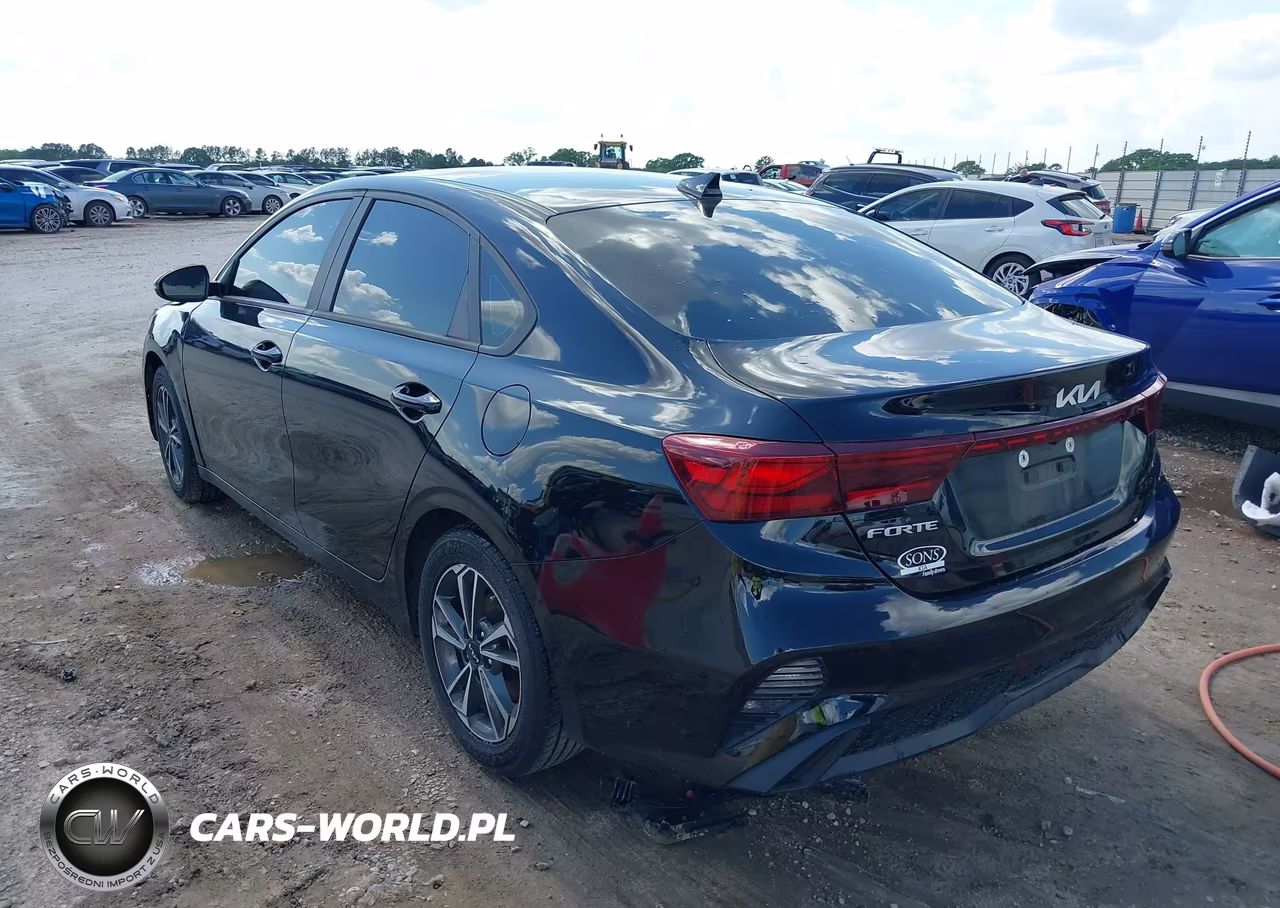 2023 Kia Forte Lxs VIN:3KPF24AD0PE689844 - 3