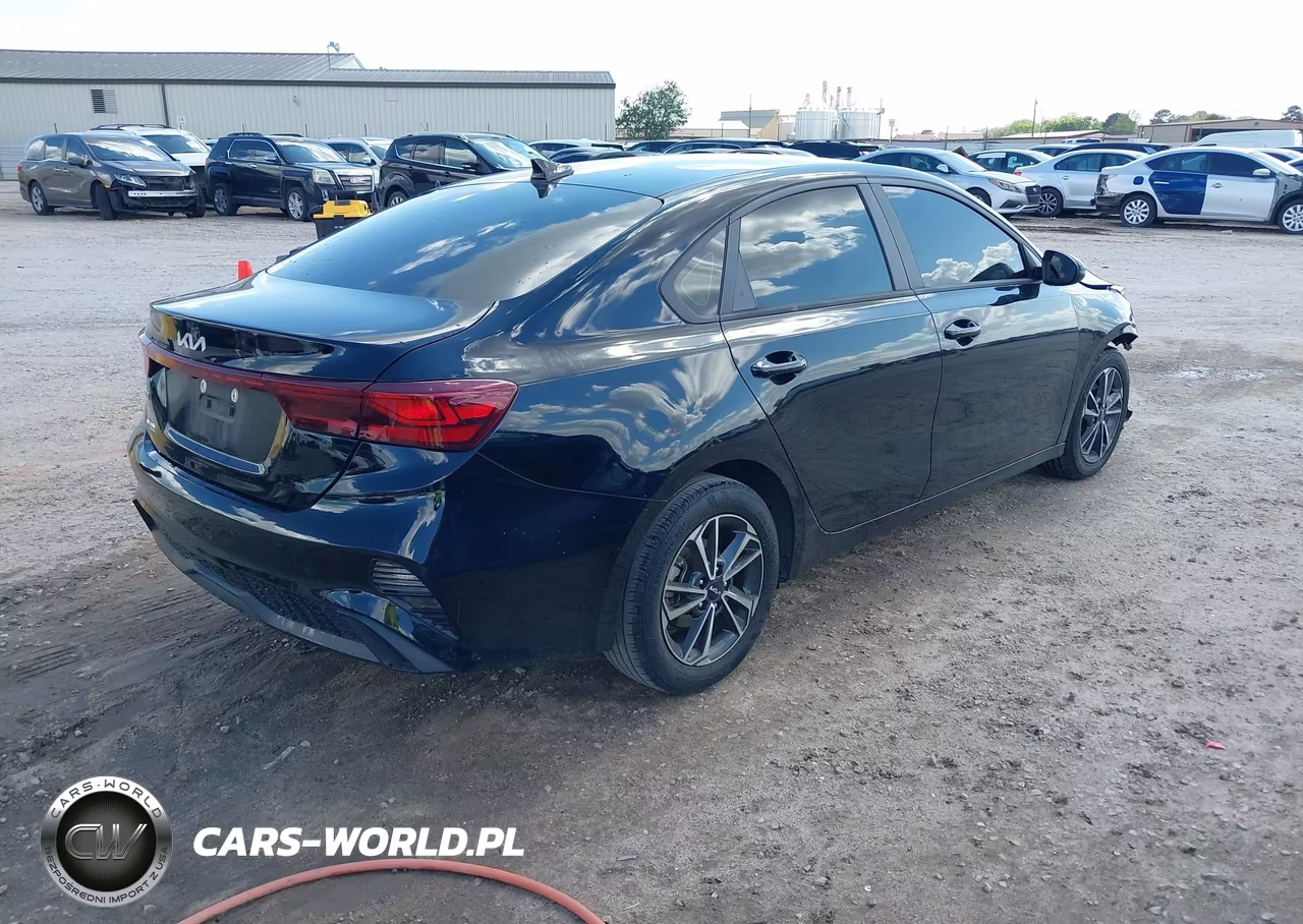 2023 Kia Forte Lxs VIN:3KPF24AD0PE689844 - 4