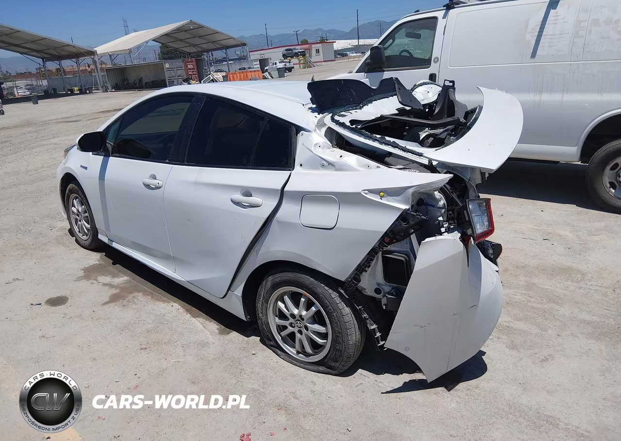 2021 Toyota Prius Le VIN:JTDKAMFU9M3142312 - 3