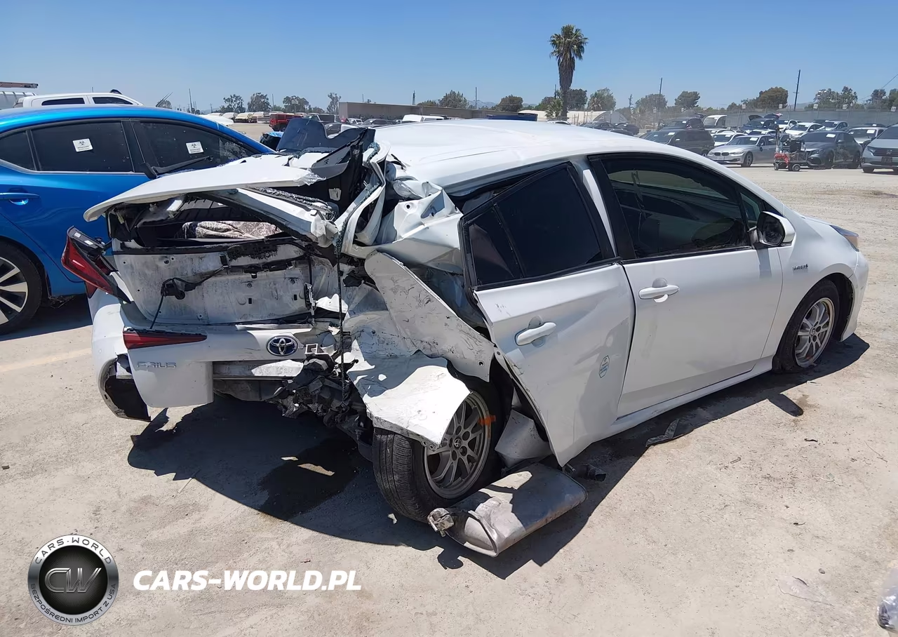 2021 Toyota Prius Le VIN:JTDKAMFU9M3142312 - 4