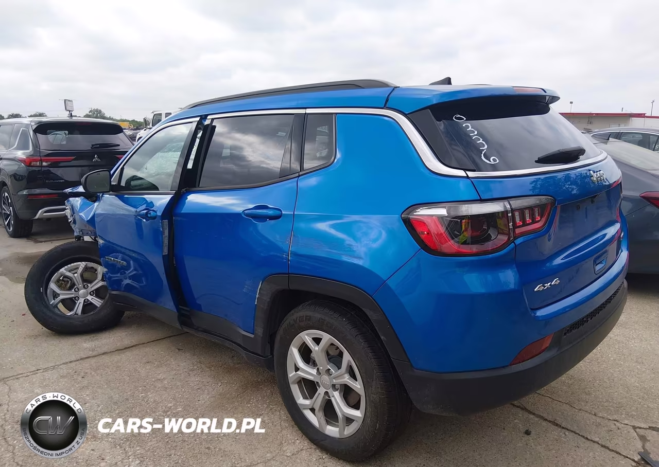 2024 Jeep Compass Latitude 4X4 VIN:3C4NJDBN7RT110336 - 3