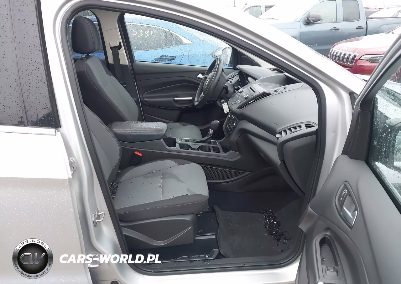 2017 Ford Escape Se VIN:1FMCU9G97HUC52550 - 5
