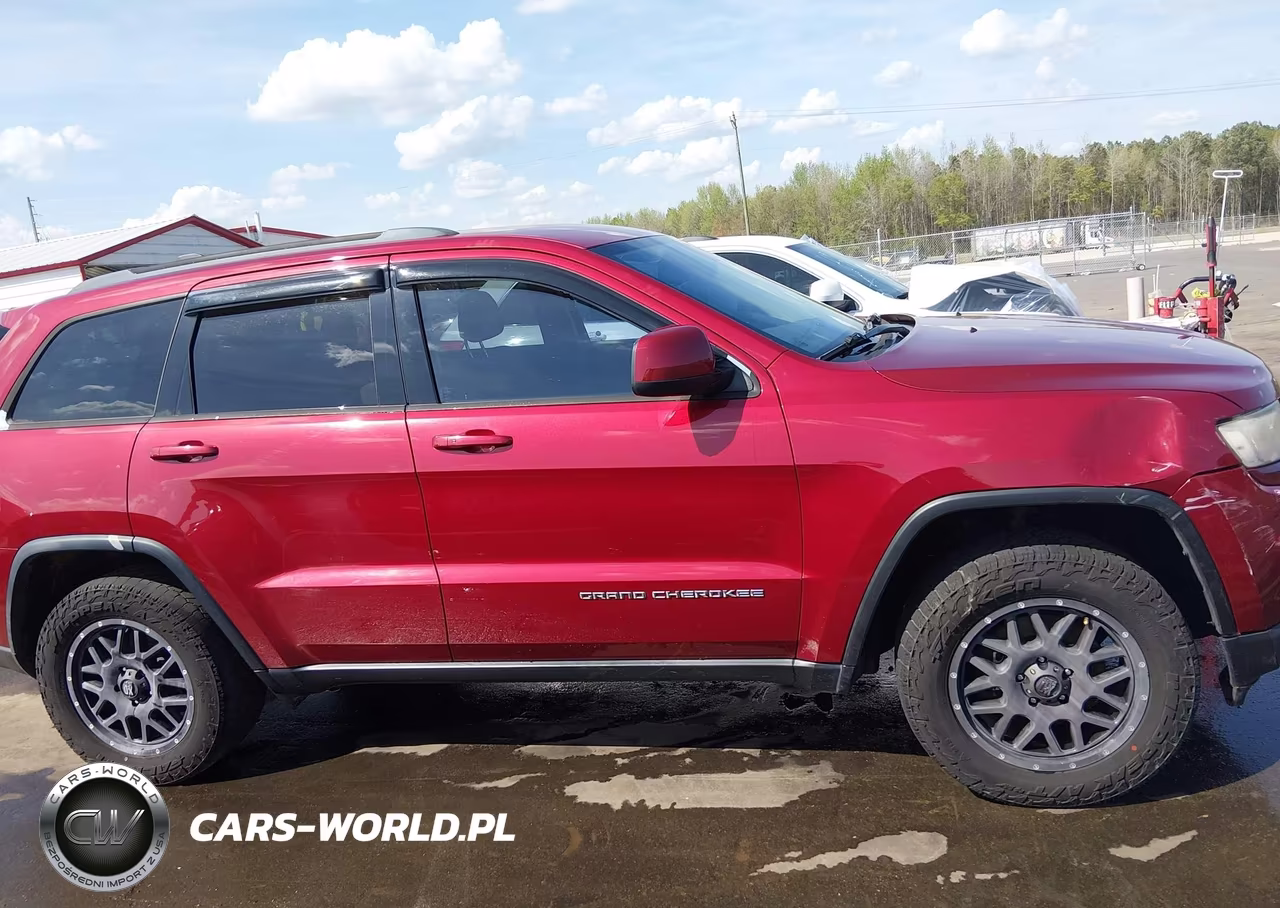 2015 Jeep Grand Cherokee Laredo VIN:1C4RJFAG6FC821999 - 13