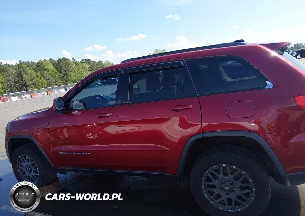 2015 Jeep Grand Cherokee Laredo VIN:1C4RJFAG6FC821999 - 14