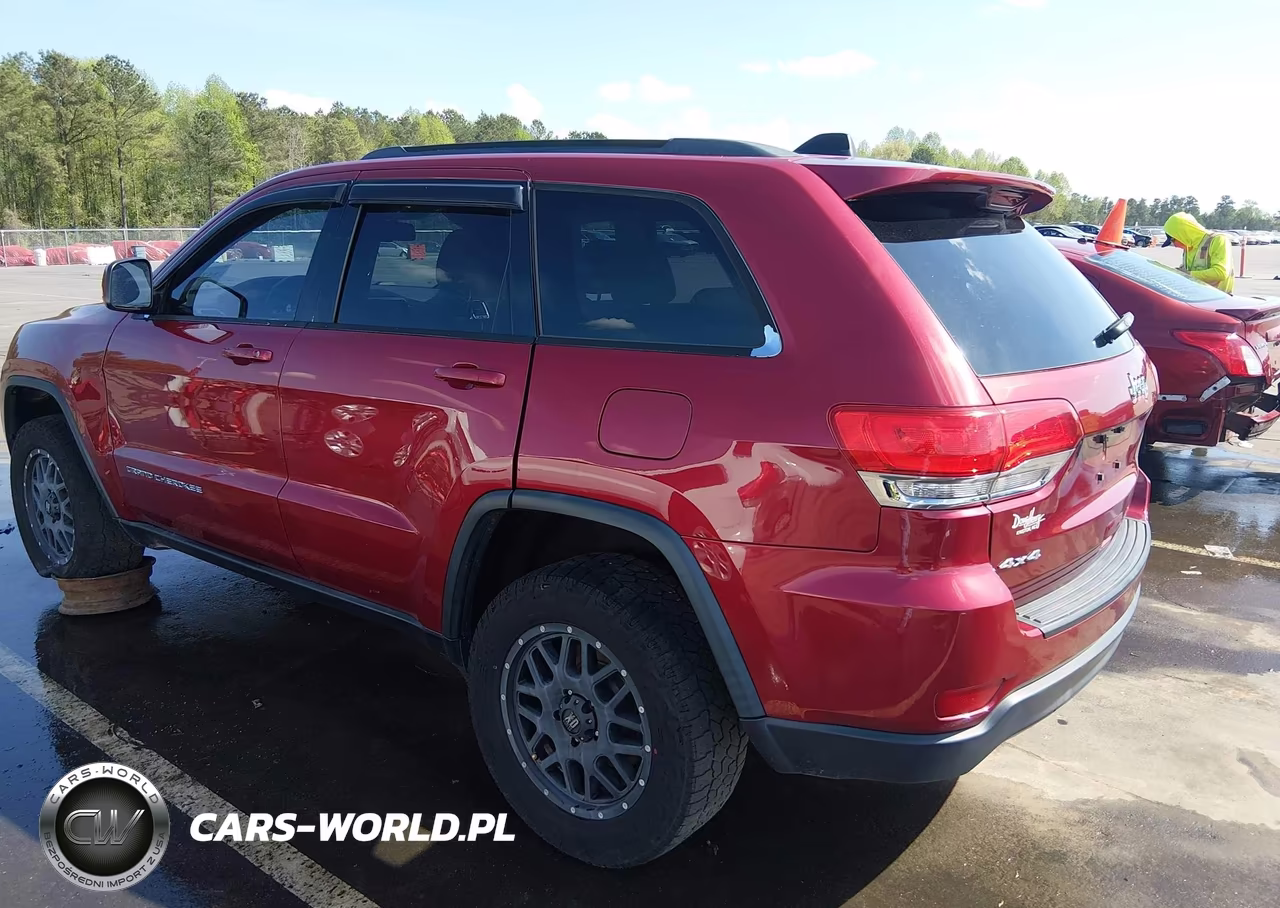 2015 Jeep Grand Cherokee Laredo VIN:1C4RJFAG6FC821999 - 3