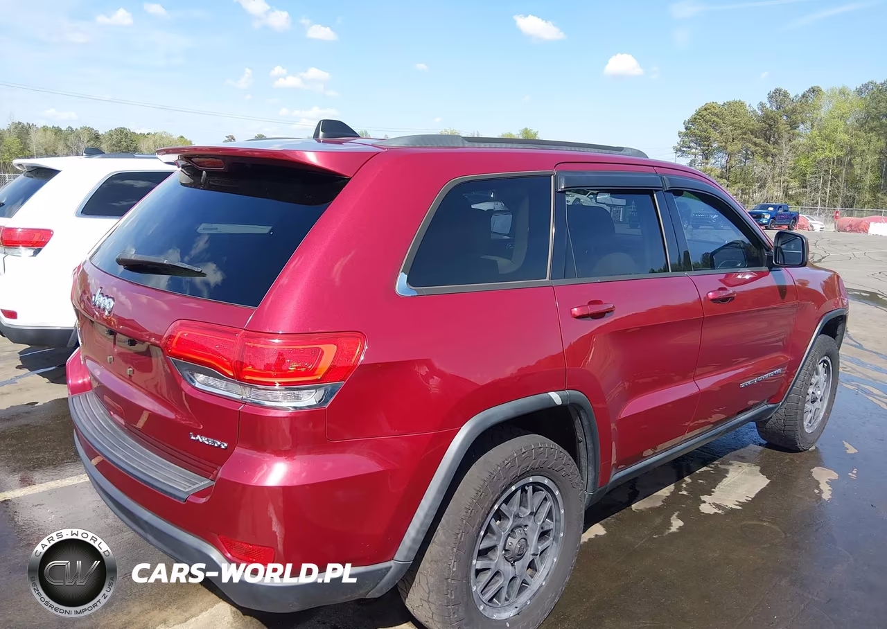 2015 Jeep Grand Cherokee Laredo VIN:1C4RJFAG6FC821999 - 4