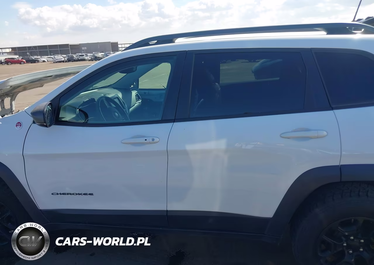 2019 Jeep Cherokee Trailhawk 4X4 VIN:1C4PJMBN4KD157747 - 15