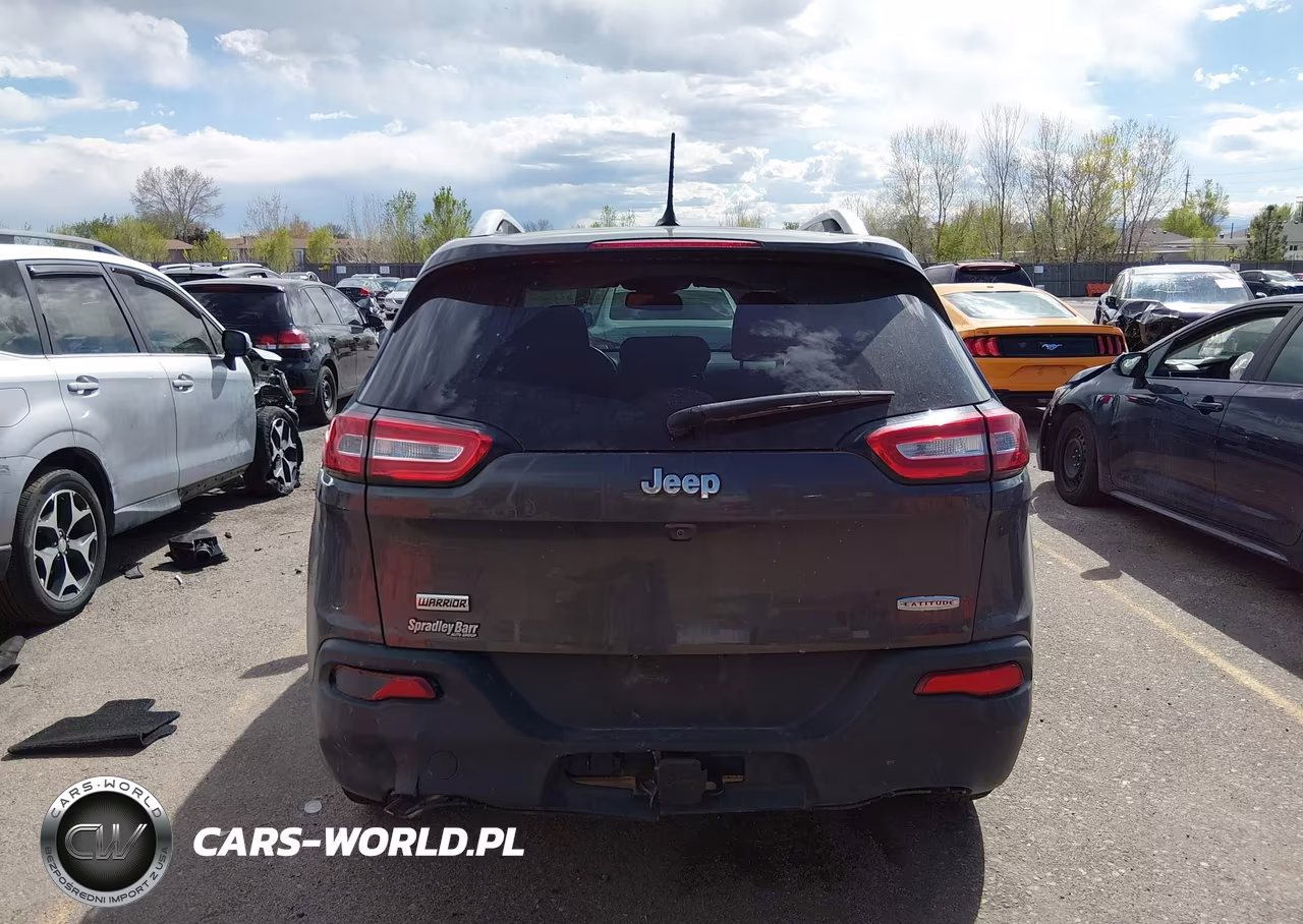 2016 Jeep Cherokee Latitude VIN:1C4PJLCB3GW338719 - 16
