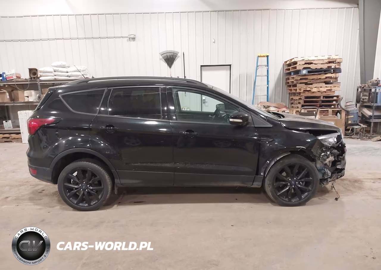 2019 Ford Escape Titanium VIN:1FMCU9J90KUC13170 - 13