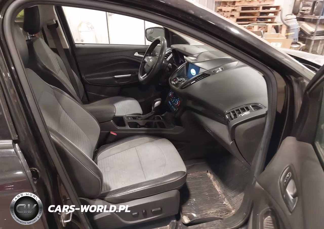 2019 Ford Escape Titanium VIN:1FMCU9J90KUC13170 - 5