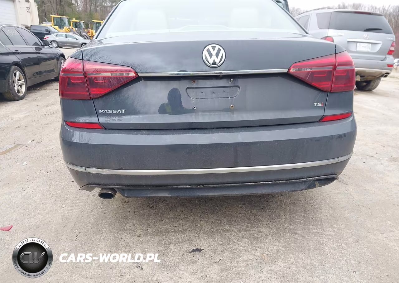 2017 Volkswagen Passat 1.8T R-Line VIN:1VWDT7A36HC079434 - 16