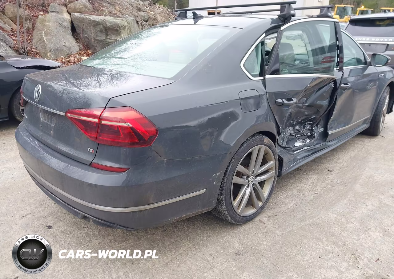 2017 Volkswagen Passat 1.8T R-Line VIN:1VWDT7A36HC079434 - 4