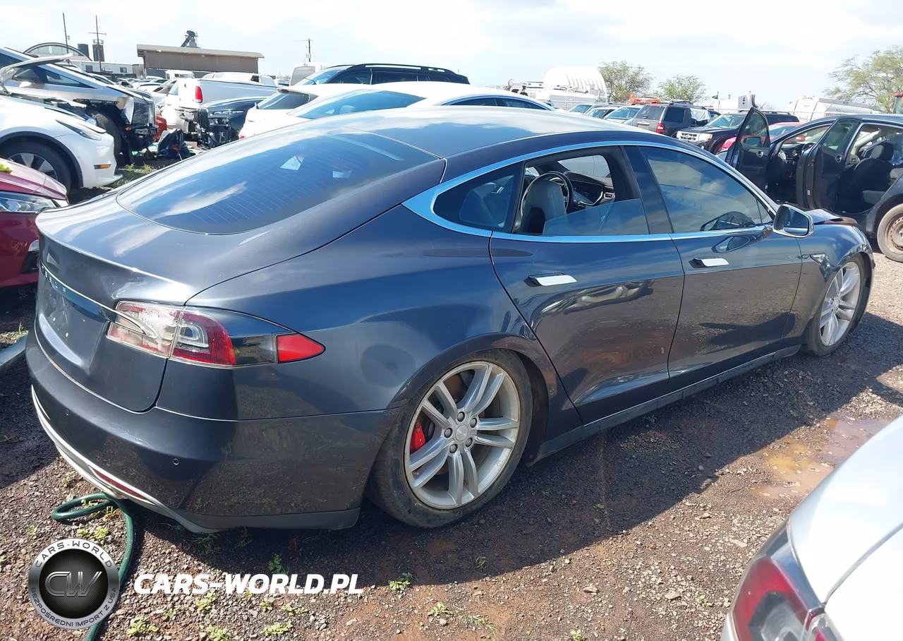 2015 Tesla Model S 85D-P85D VIN:5YJSA1H45FF083955 - 4