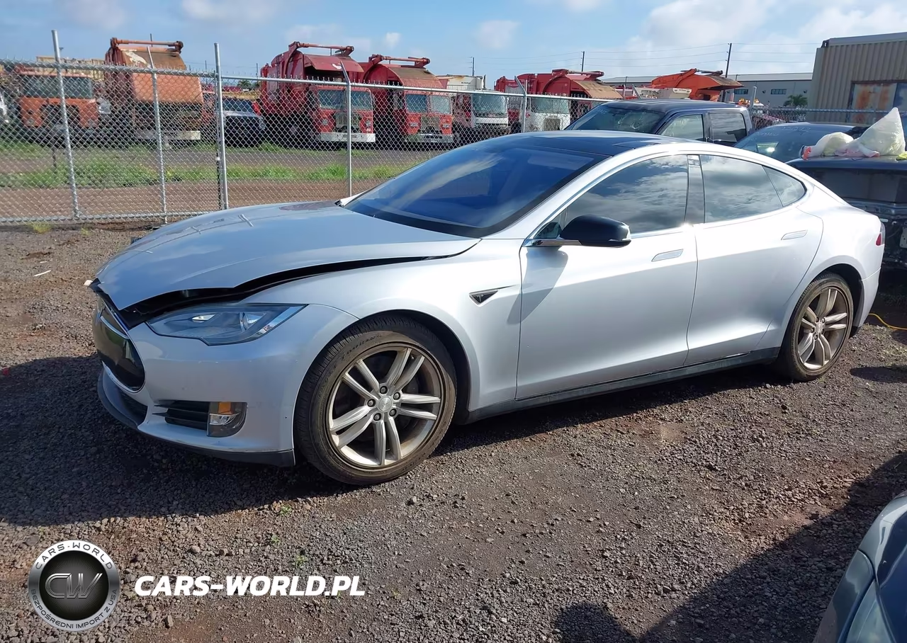 TESLA MODEL S VIN:5YJSA1AC8DFP10890 - 2