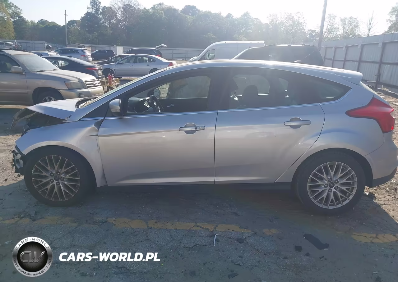 2014 Ford Focus Titanium VIN:1FADP3N23EL125711 - 15