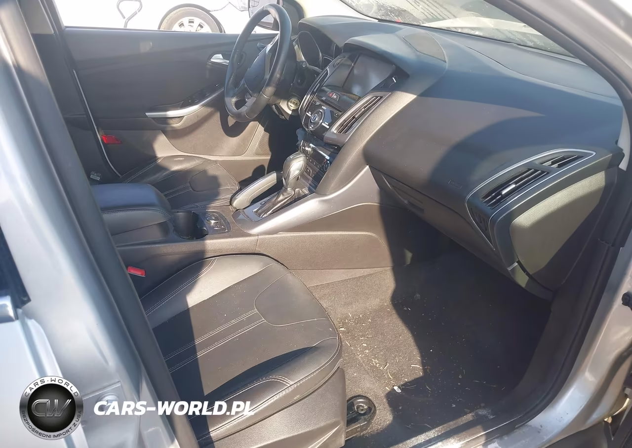 2014 Ford Focus Titanium VIN:1FADP3N23EL125711 - 5