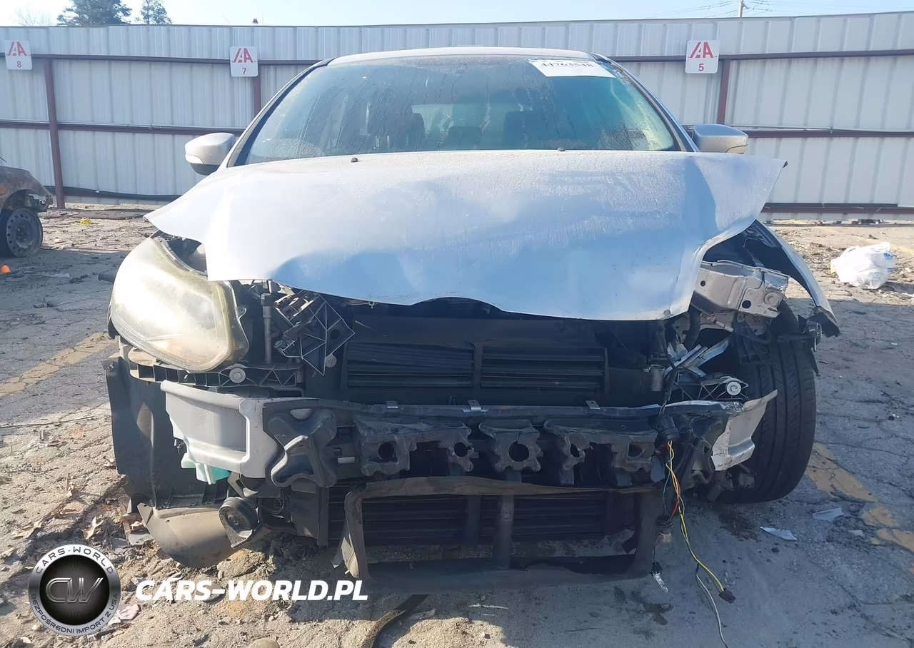2014 Ford Focus Titanium VIN:1FADP3N23EL125711 - 6