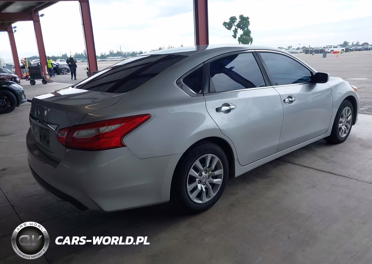 2017 Nissan Altima 2.5 S VIN:1N4AL3AP4HN354021 - 4