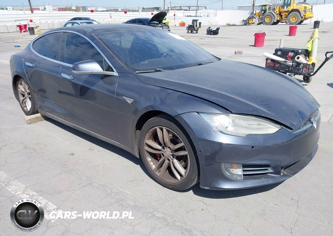 2015 Tesla Model S 85D-P85D