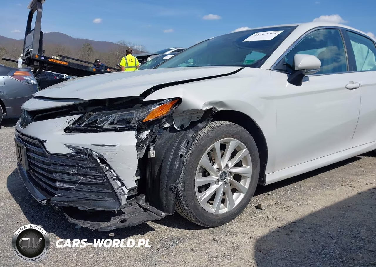 2023 Toyota Camry Le VIN:4T1R11AK4PU186392 - 17