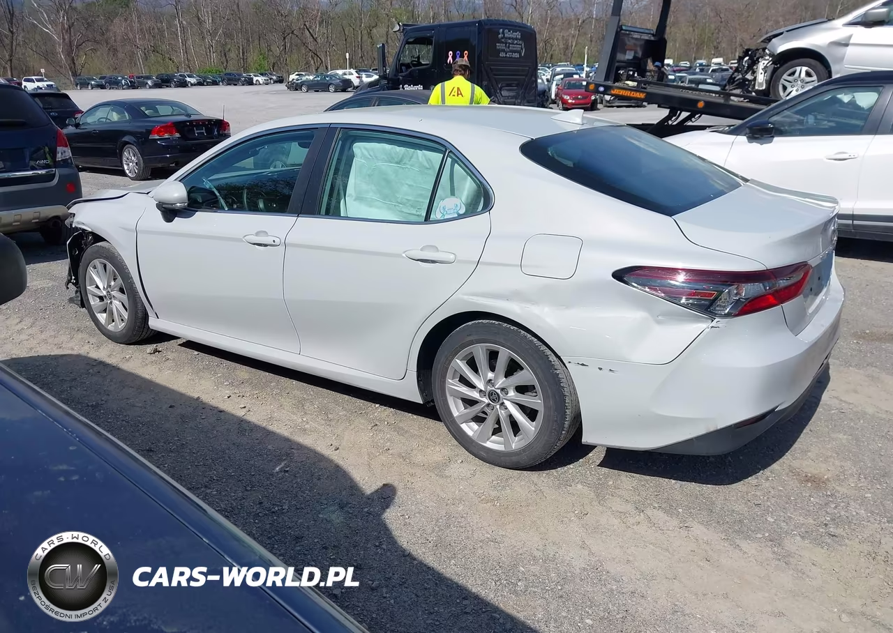 2023 Toyota Camry Le VIN:4T1R11AK4PU186392 - 3