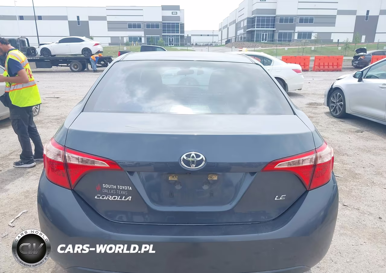 2018 Toyota Corolla Le VIN:5YFBURHE7JP779325 - 16