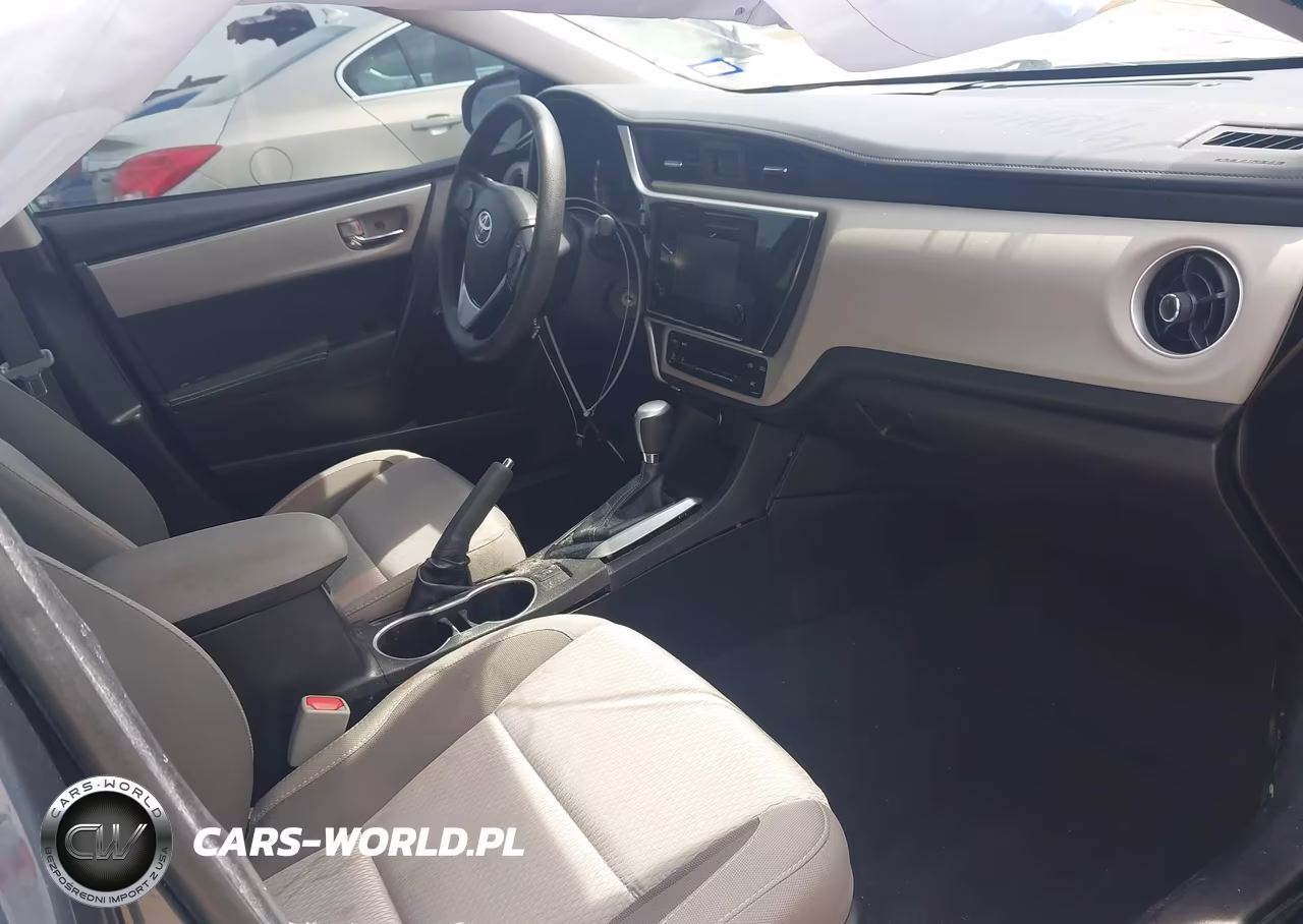 2018 Toyota Corolla Le VIN:5YFBURHE7JP779325 - 5
