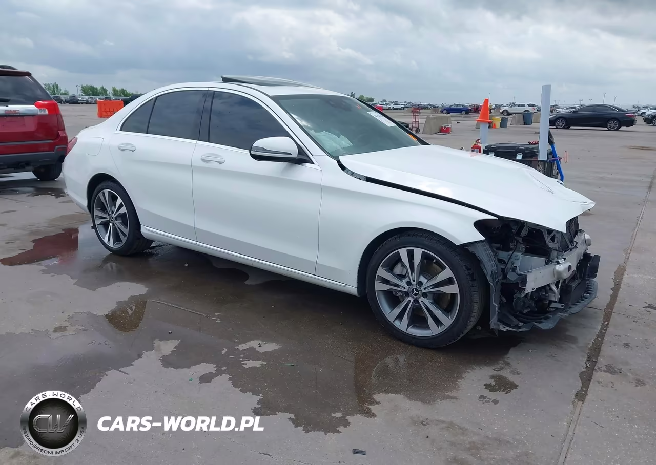 2021 Mercedes-Benz C 300 Sedan – zdjęcie 1 z 18
