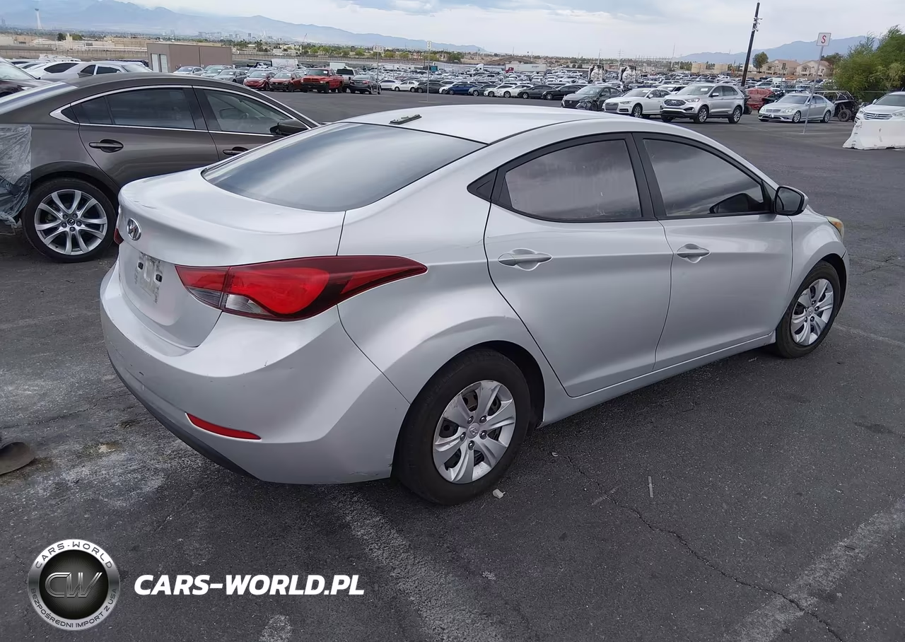 2016 Hyundai Elantra Se VIN:5NPDH4AE9GH682210 - 4
