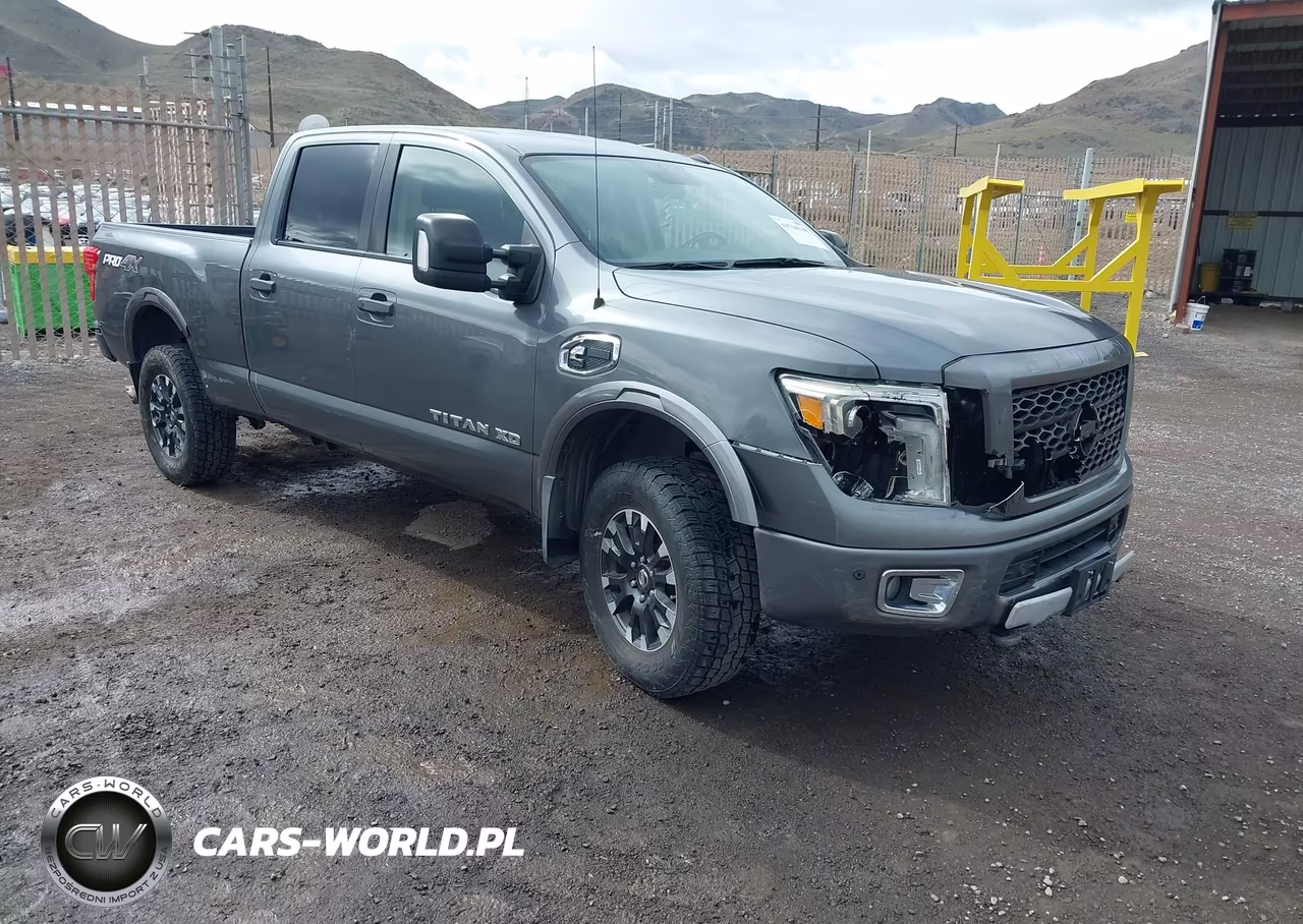 2016 Nissan Titan Xd Pro-4X Diesel – zdjęcie 1 z 17
