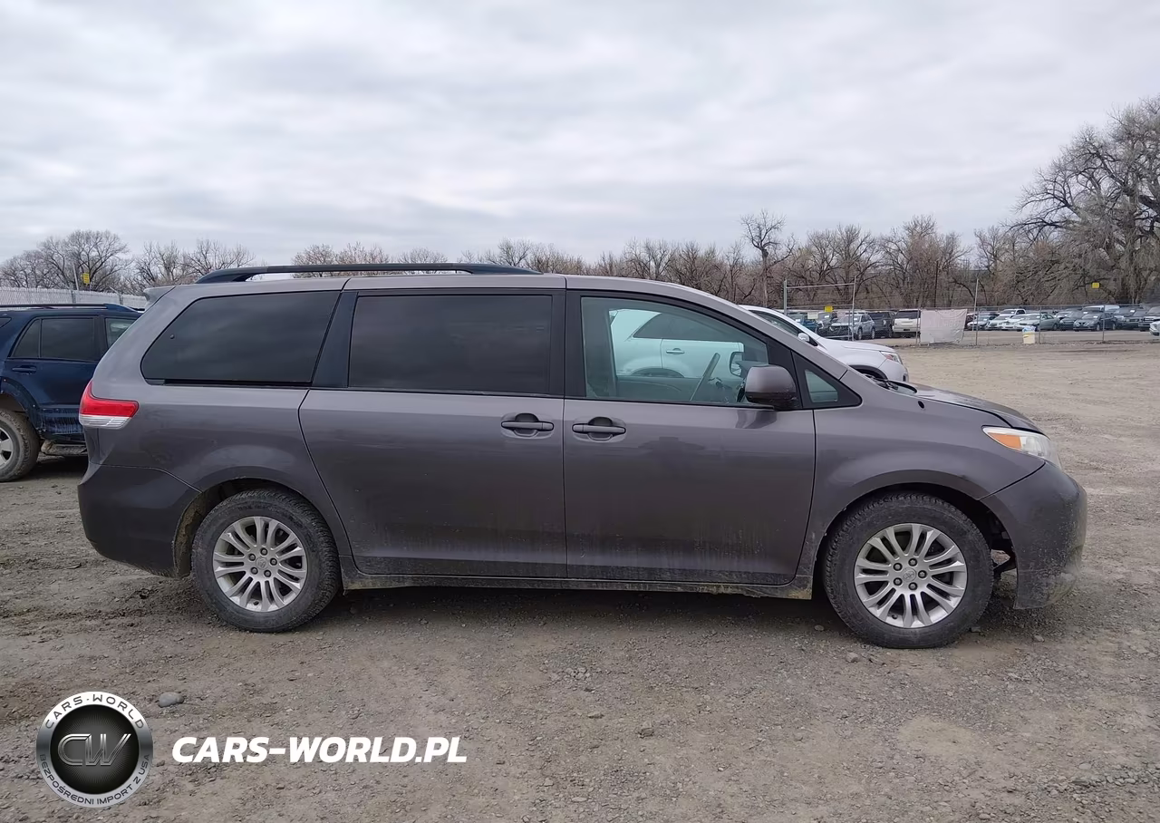 2011 Toyota Sienna Xle V6 VIN:5TDYK3DC8BS038630 - 12