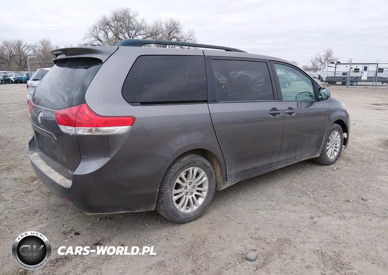 2011 Toyota Sienna Xle V6 VIN:5TDYK3DC8BS038630 - 4