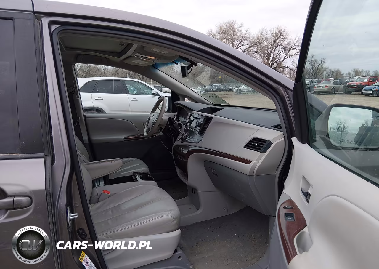 2011 Toyota Sienna Xle V6 VIN:5TDYK3DC8BS038630 - 5