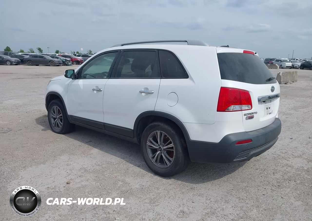 2011 Kia Sorento Lx VIN:5XYKT3A13BG158502 - 3