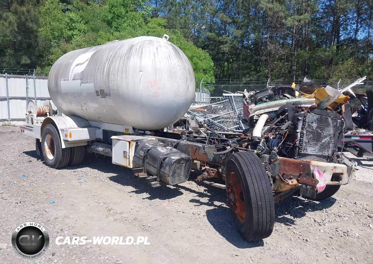 1998 Freightliner Medium Conventional Fl70