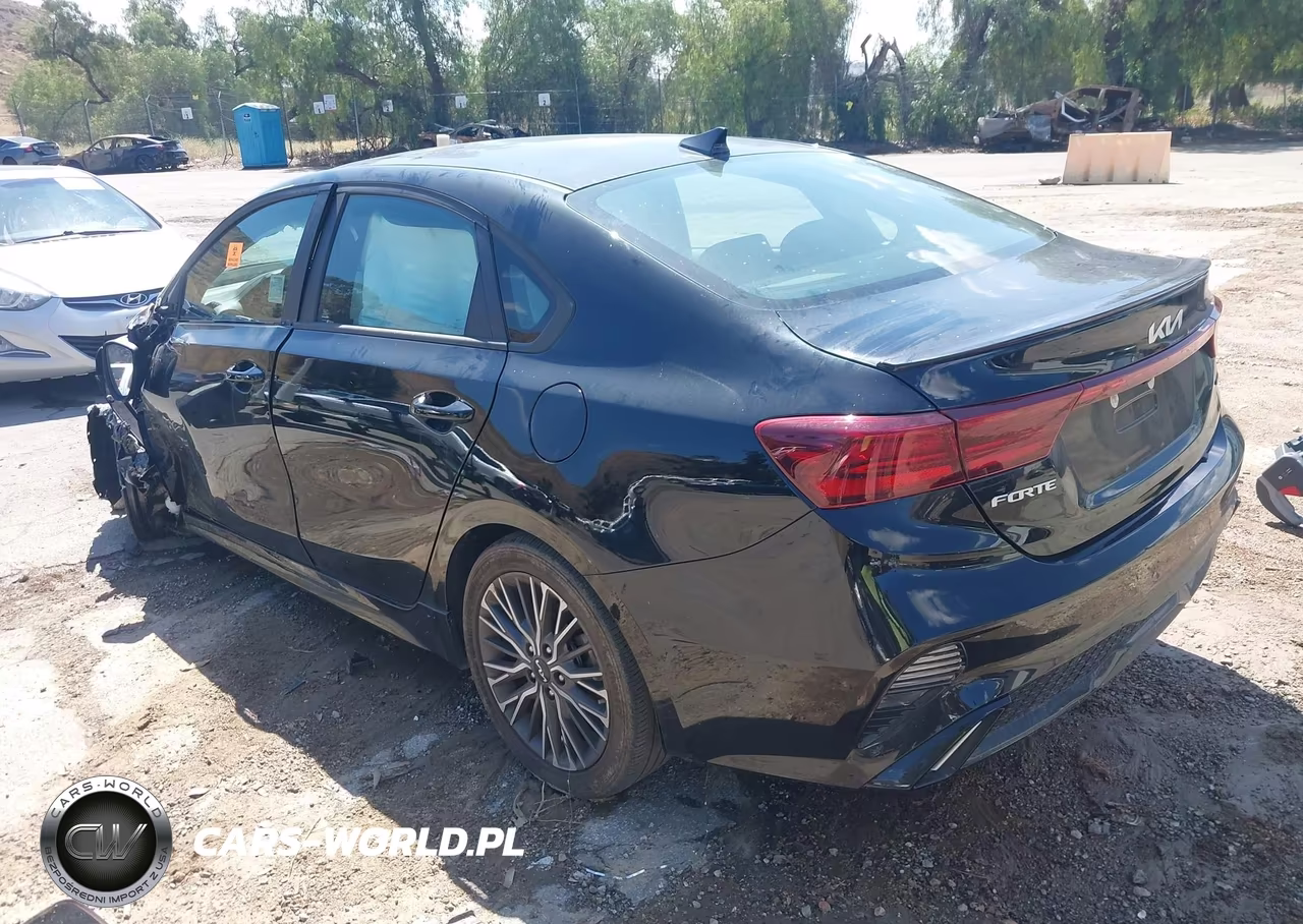 2023 Kia Forte Gt-Line VIN:3KPF54AD7PE666455 - 3