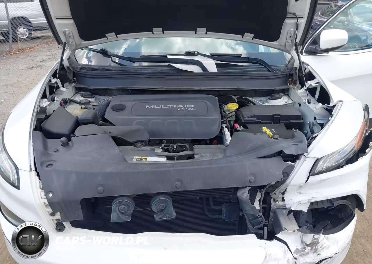 2015 Jeep Cherokee Latitude VIN:1C4PJLCB7FW627648 - 10