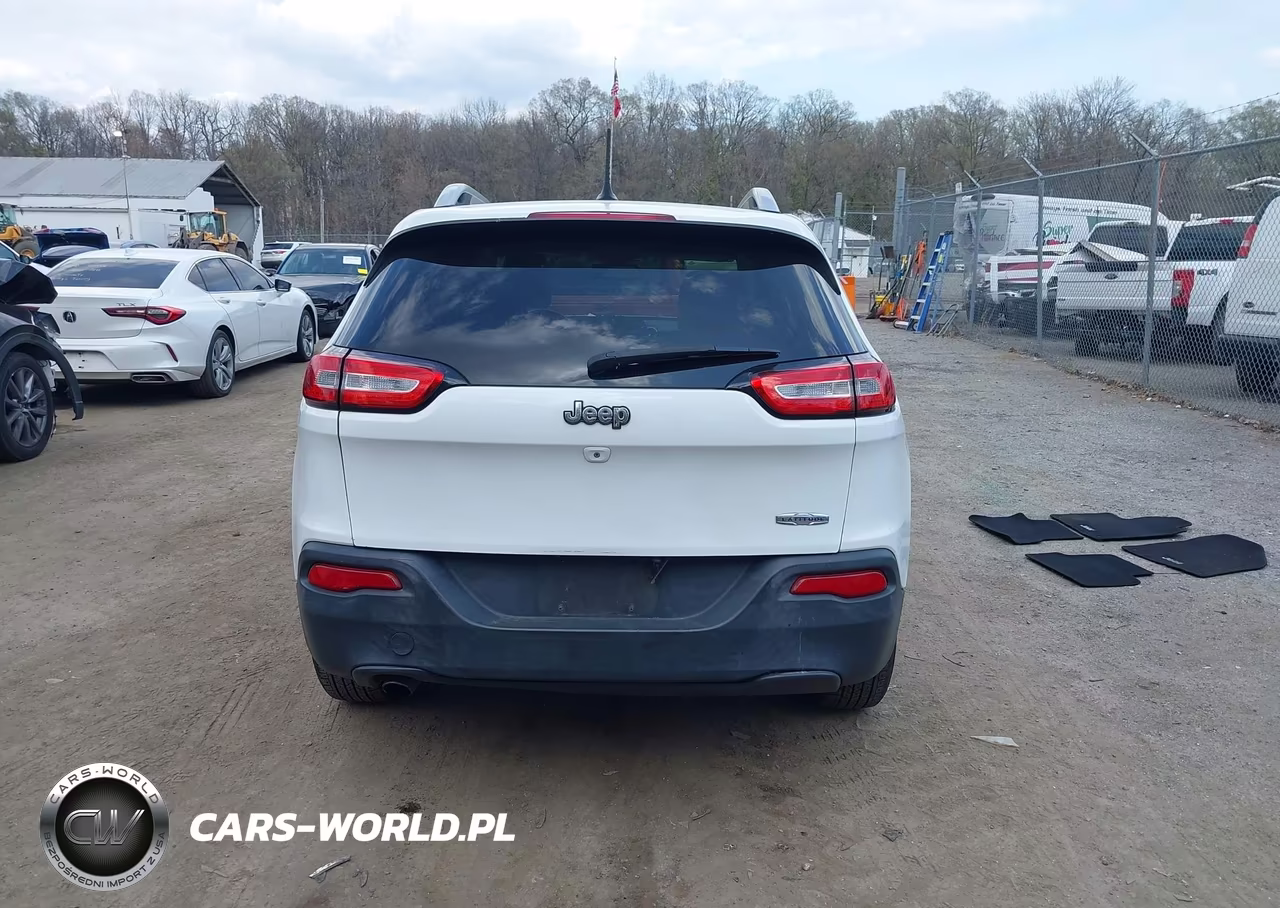 2015 Jeep Cherokee Latitude VIN:1C4PJLCB7FW627648 - 16