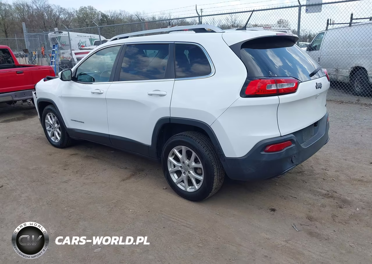 2015 Jeep Cherokee Latitude VIN:1C4PJLCB7FW627648 - 3