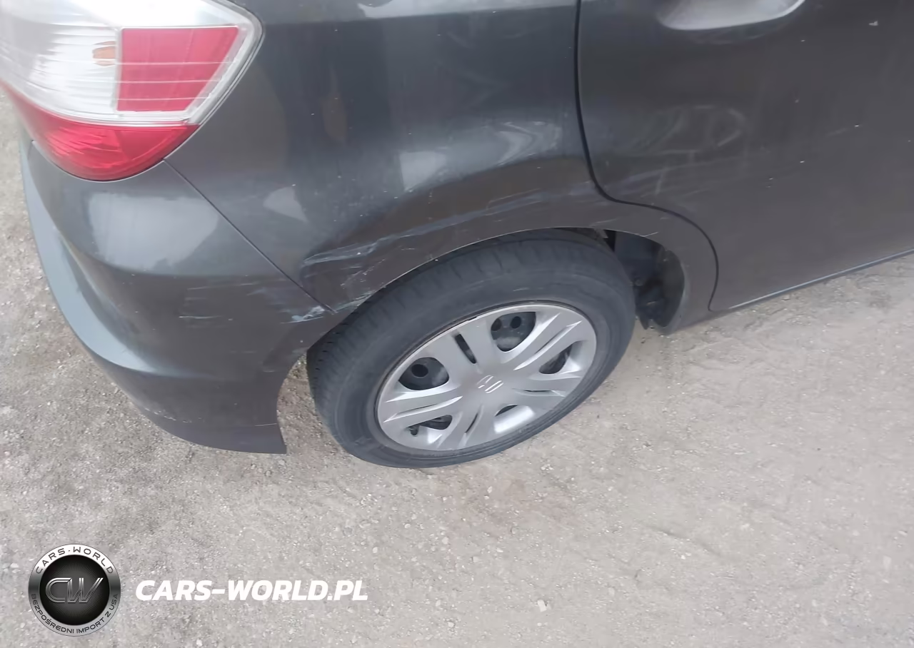 2011 Honda Fit VIN:JHMGE8H32BC013412 - 12