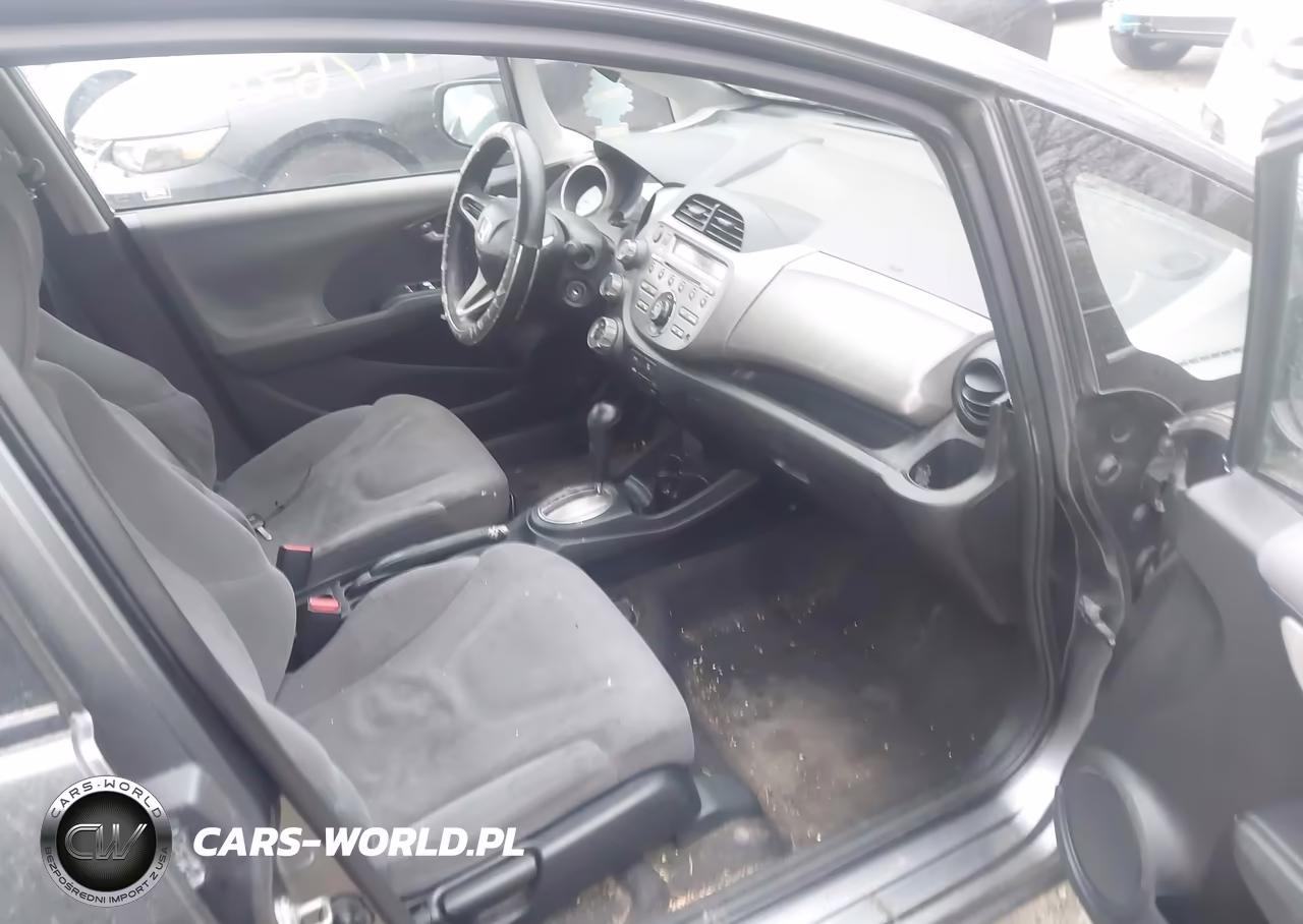 2011 Honda Fit VIN:JHMGE8H32BC013412 - 5