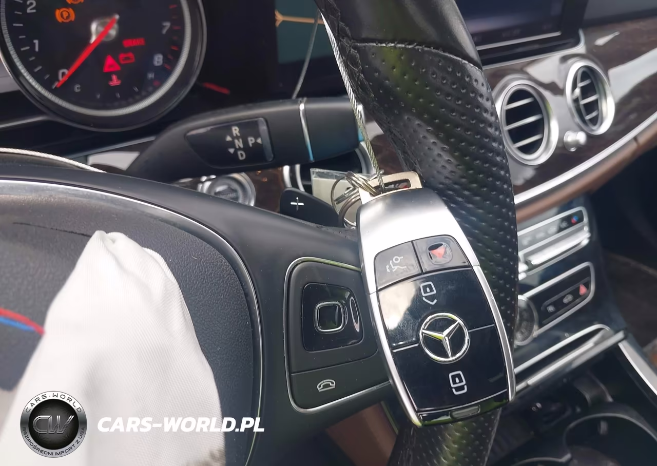 2018 Mercedes-Benz E 300 VIN:WDDZF4JB0JA304444 - 11