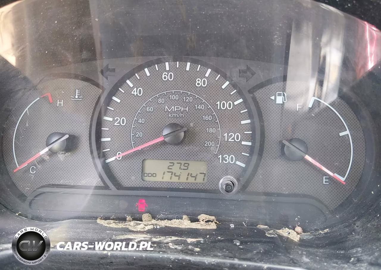 2003 Hyundai Accent VIN:KMHCF35C93U270269 - 7